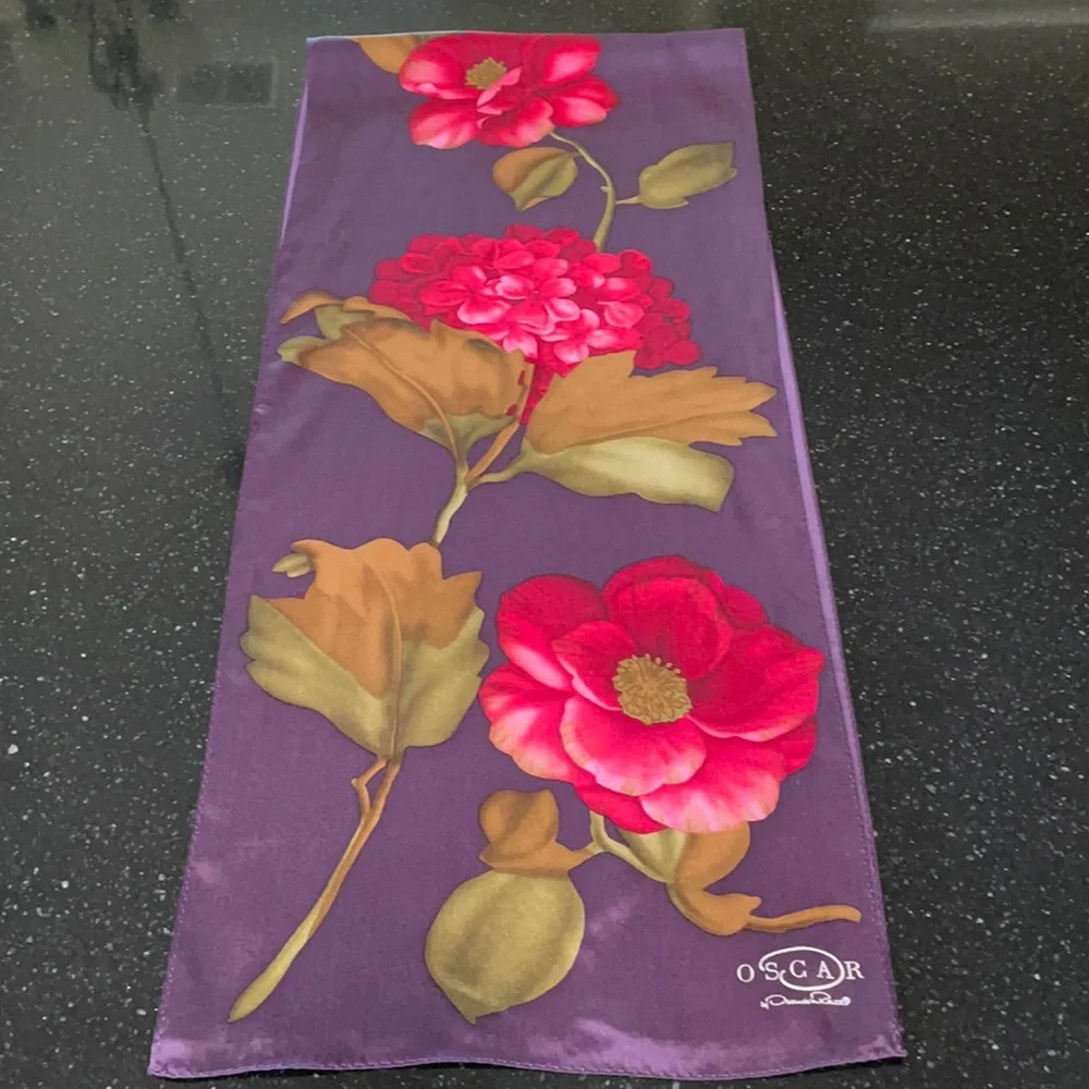 Oscar By Oscar De La Renta  Scarf